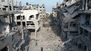 Destruição registrada na Faixa de Gaza nos primeiros dias do conflito.