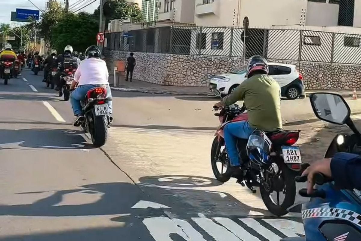 Motociclistas de Goiânia já podem trafegar pelas faixas de ônibus; saiba locais e regras