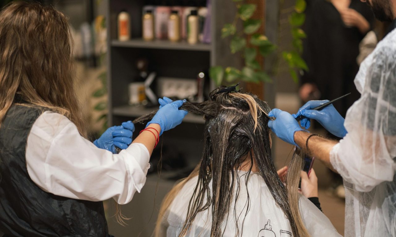 6 erros que estão acabando com o seu cabelo sem você perceber