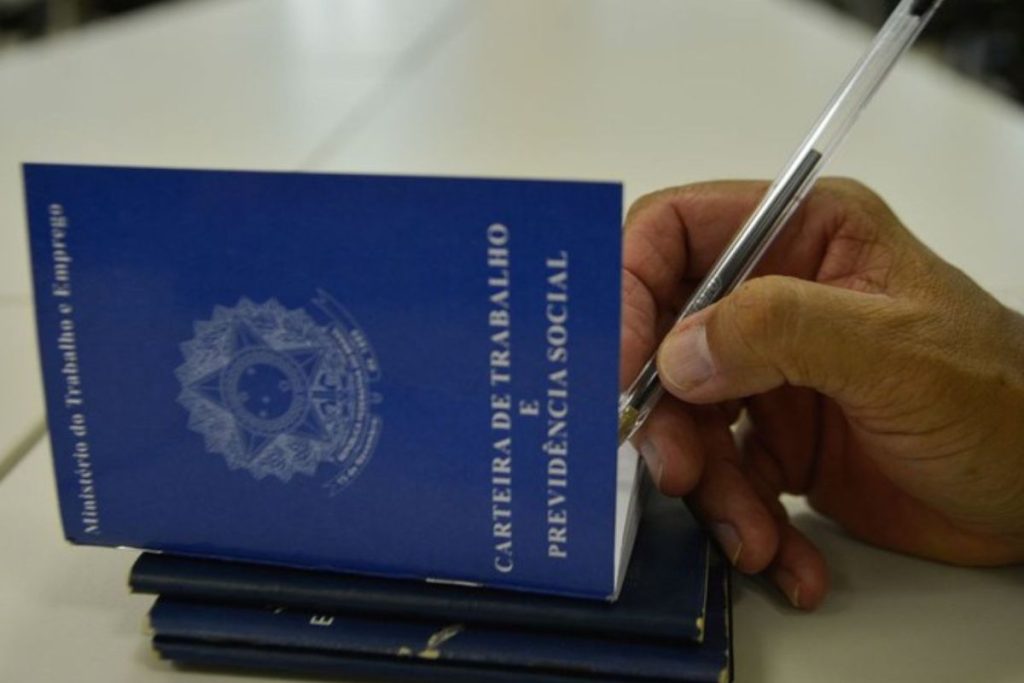 Jovem surpreende em entrevista de emprego e, além de ser contratado, consegue salário maior que o ofertado