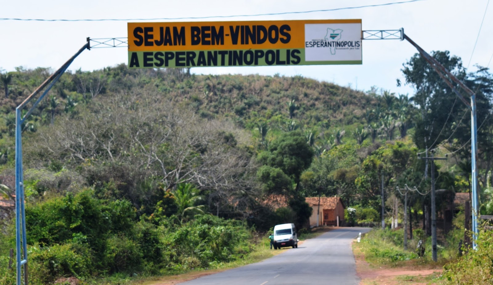  Placas de entrada de cidades com frases únicas e criativas