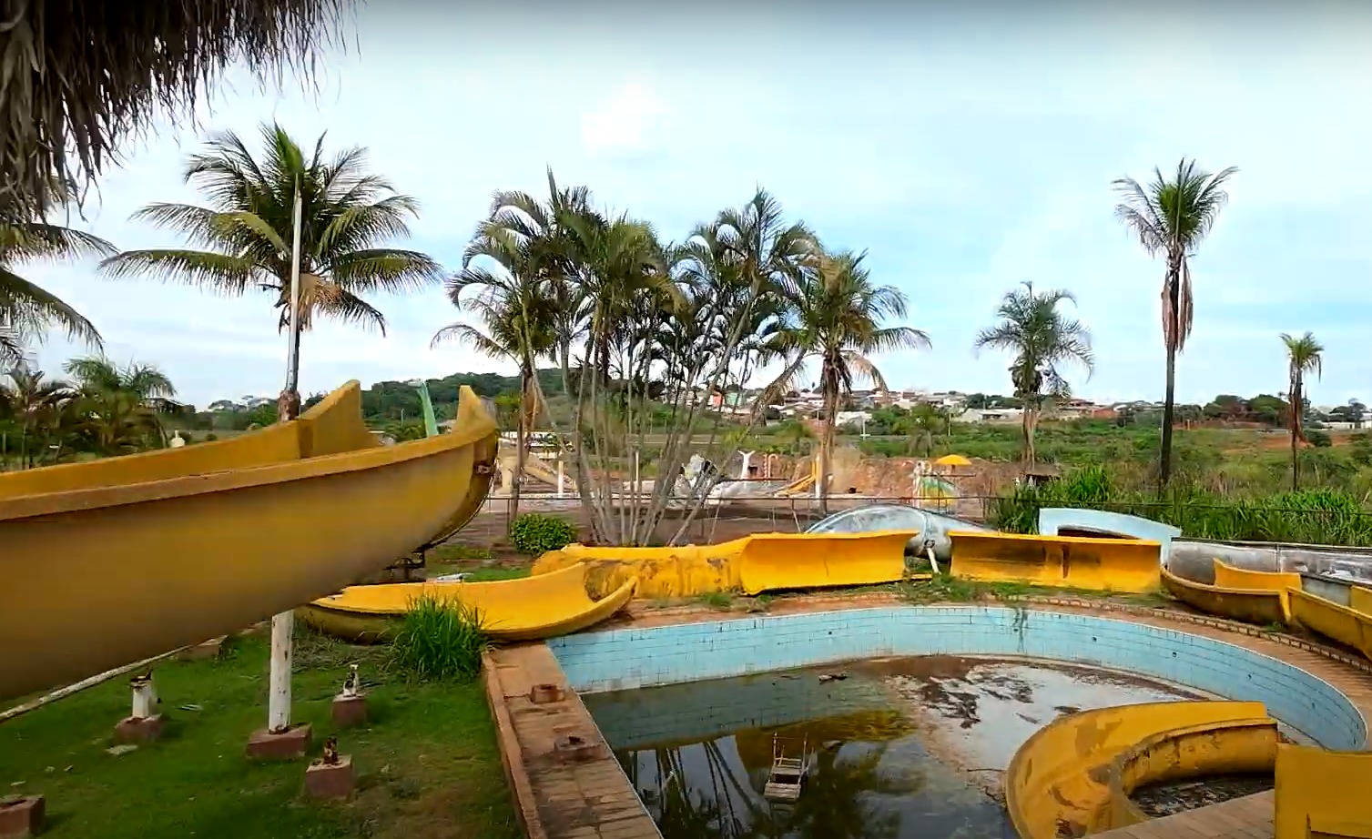 A desaparição das piscinas públicas e o legado de lazer em Anápolis