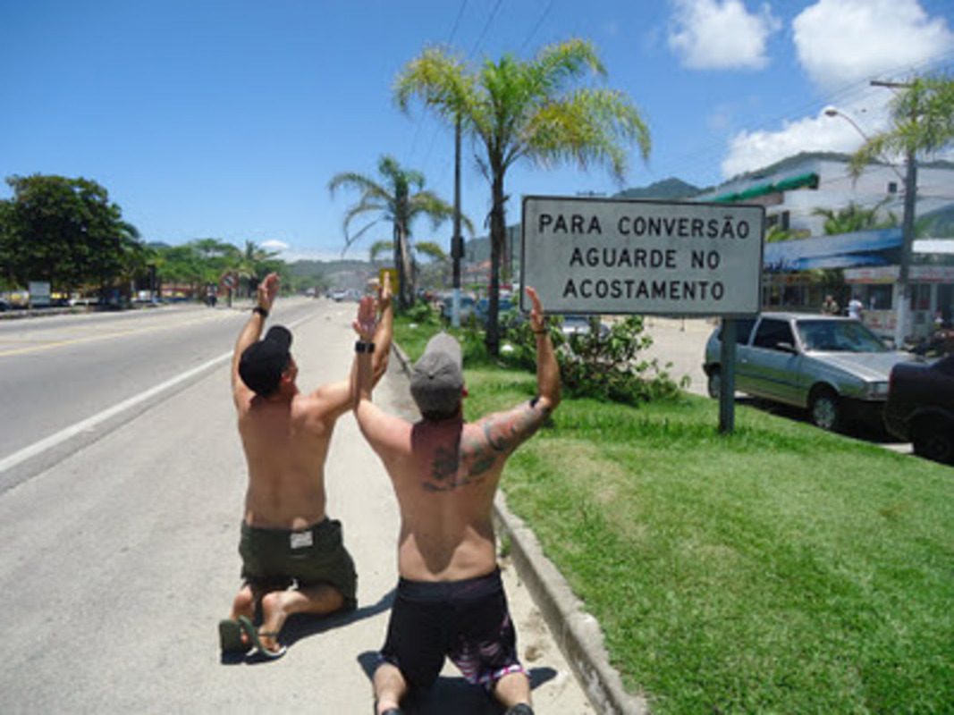  Placas de entrada de cidades com frases únicas e criativas