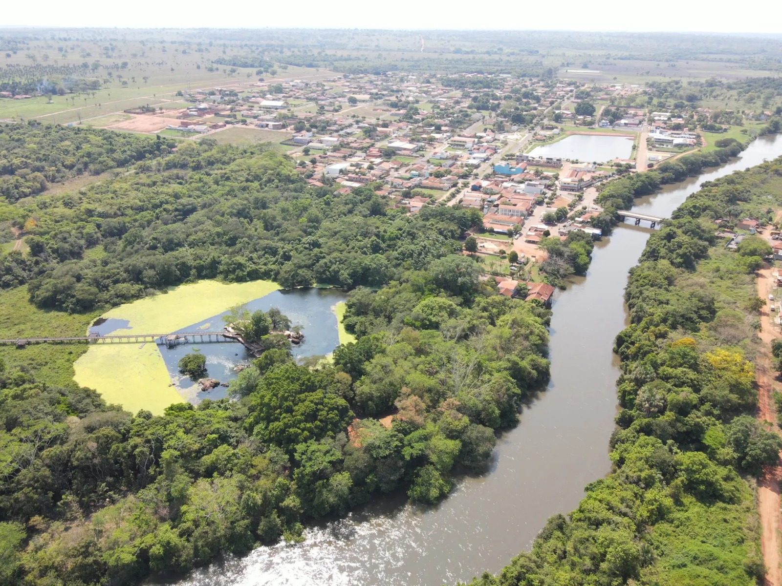 Rio Aporé, que passa pela cidade, é uma excelente opção para prática de esportes. (Foto: Ricardo Aranha)