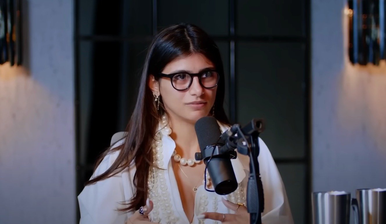 Mia Khalifa demonstra apoio a Fernanda Torres no Oscar