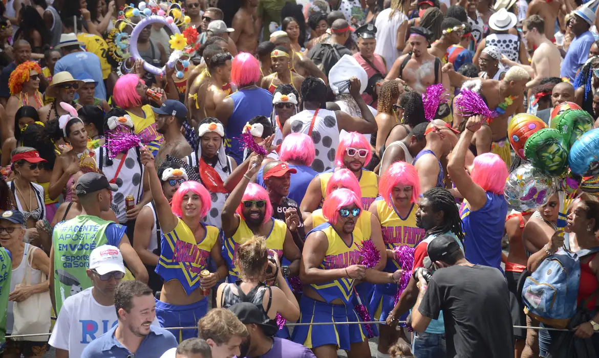 6 fantasias que NÃO devem ser usadas no Carnaval