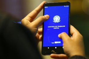 Jovem surpreende em entrevista de emprego e, além de ser contratado, consegue salário maior que o ofertado