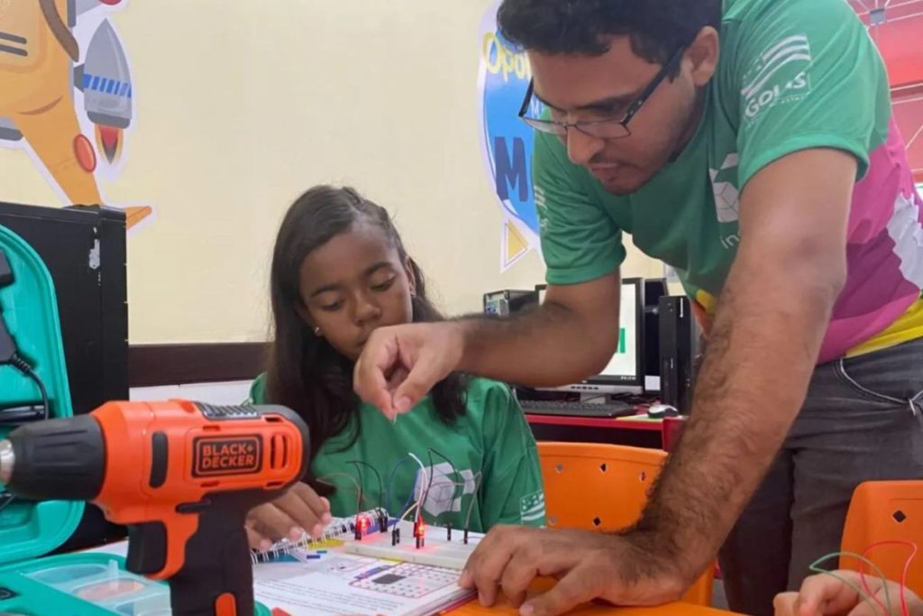 Programa incentiva a união entre educação e tecnologia