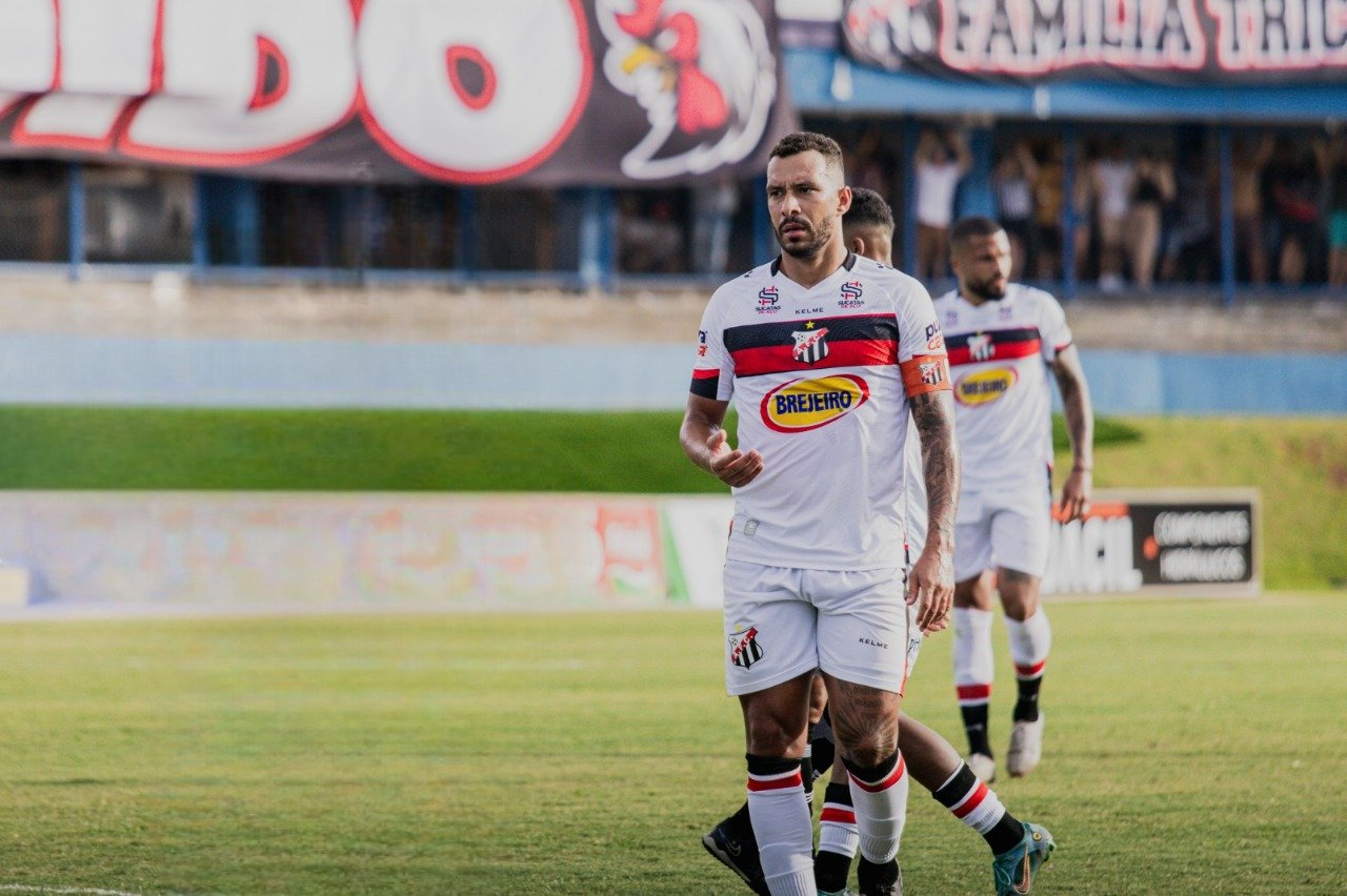 Capitão do Anápolis chama torcida para semifinal contra Atlético: “Vamos em busca de uma grande partida novamente”