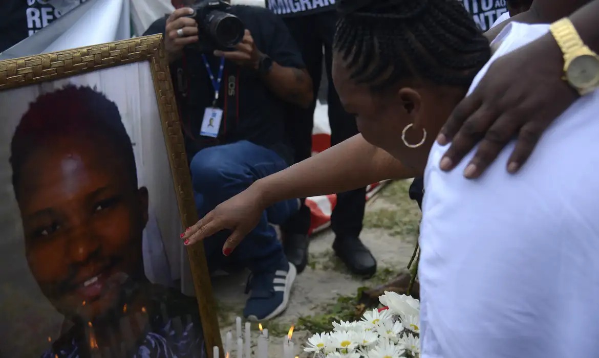 Justiça do Rio condena duas pessoas pela morte do congolês Moïse