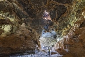 Cientistas usam laser da USP e confirmam descoberta da maior boca de caverna do mundo