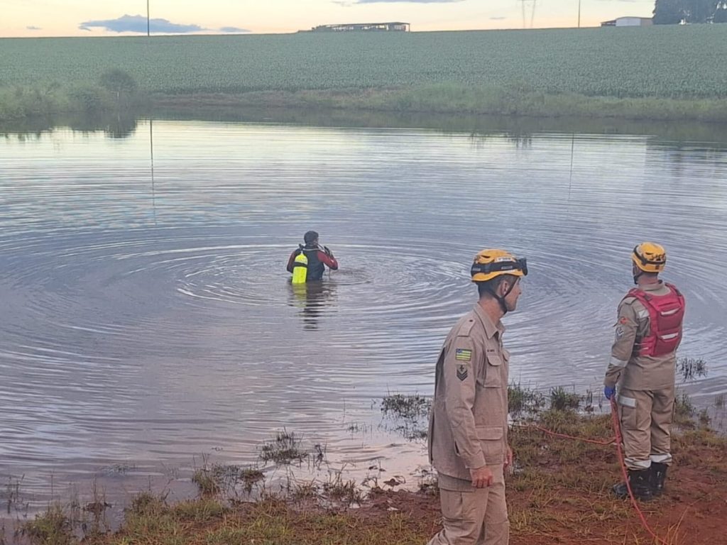 Corpo foi encontrado após cinco minutos de buscas. (Foto: Divulgação)