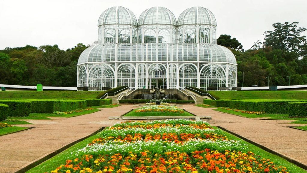 Os 10 destinos mais buscados no Airbnb por brasileiros para aproveitar a folga