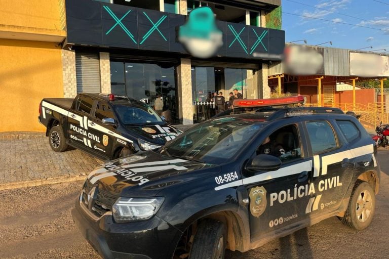 Polícia cumpriu mandados contra dono da academia.