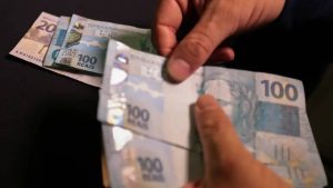 5 rituais para atrair dinheiro e ter um ano próspero cheio de boas energias em 2026