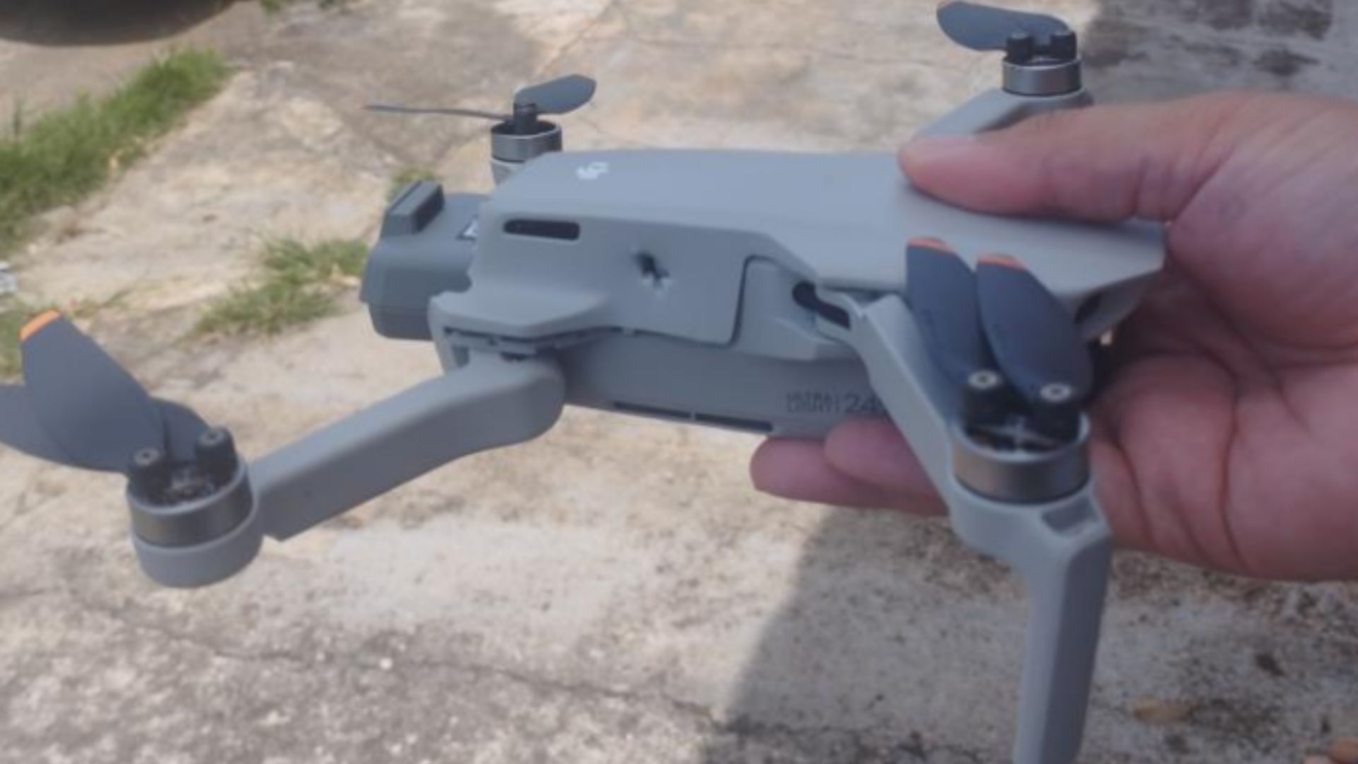 Homem sobe drone para ver o telhado de casa e vira alvo da espingarda do vizinho, em Anápolis