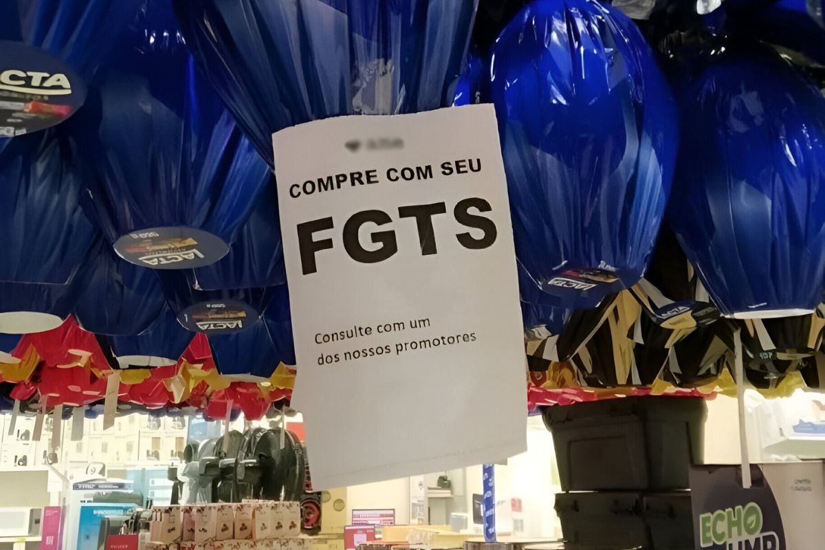 Placa chama atenção ao apresentar forma inusitada para comprar ovos de Páscoa