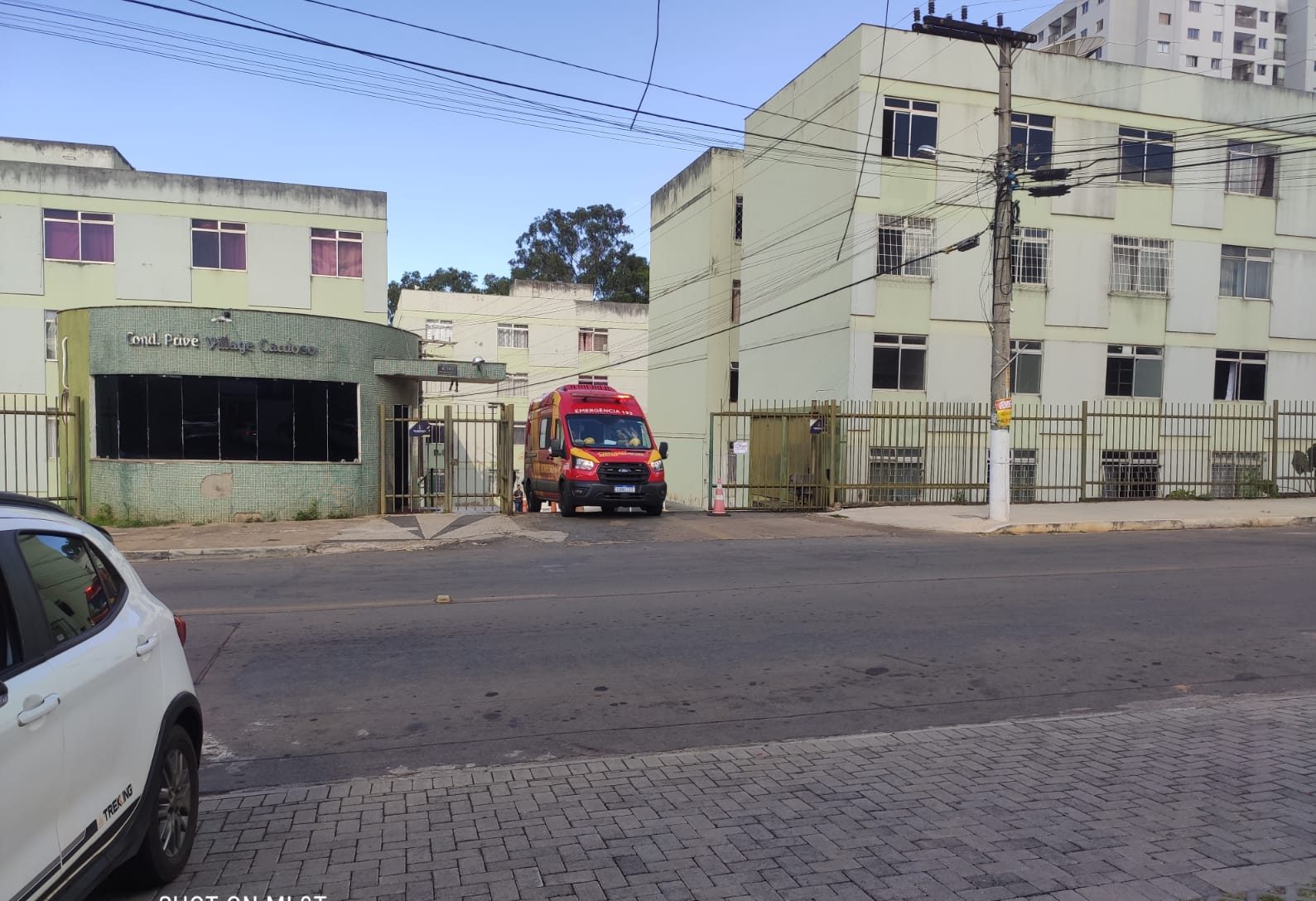 Corpo de Bombeiros é acionado para conter incêndio no Residencial Village Cardoso