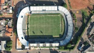 Vista aérea do Estádio Jonas Duarte, em Anápolis