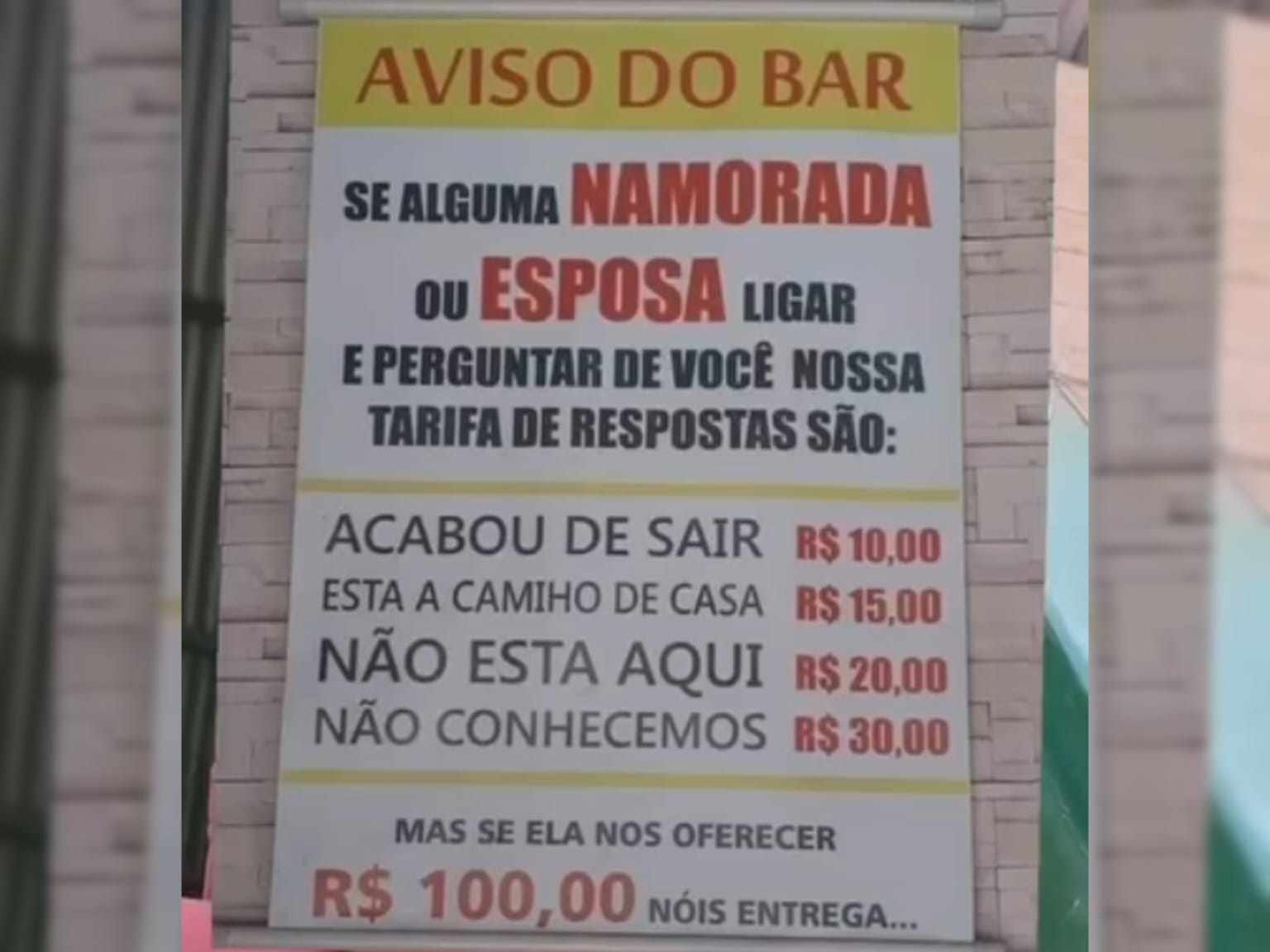 Placa na porta de bar chama atenção com aviso aos homens casados