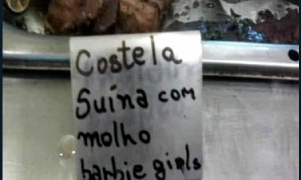 Placa em restaurante chama atenção e arranca risadas dos clientes