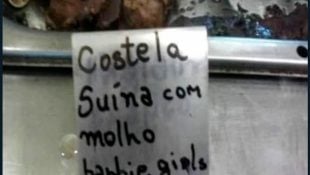 Placa em restaurante chama atenção e arranca risadas dos clientes