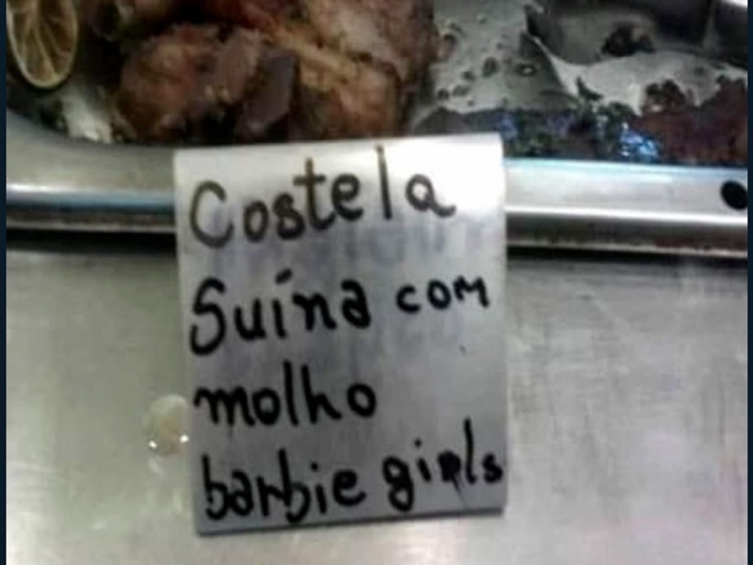 Placa em restaurante chama atenção e arranca risadas dos clientes