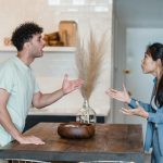 6 frases que uma pessoa manipuladora diz com frequência e os outros não percebem, segundo a psicologia