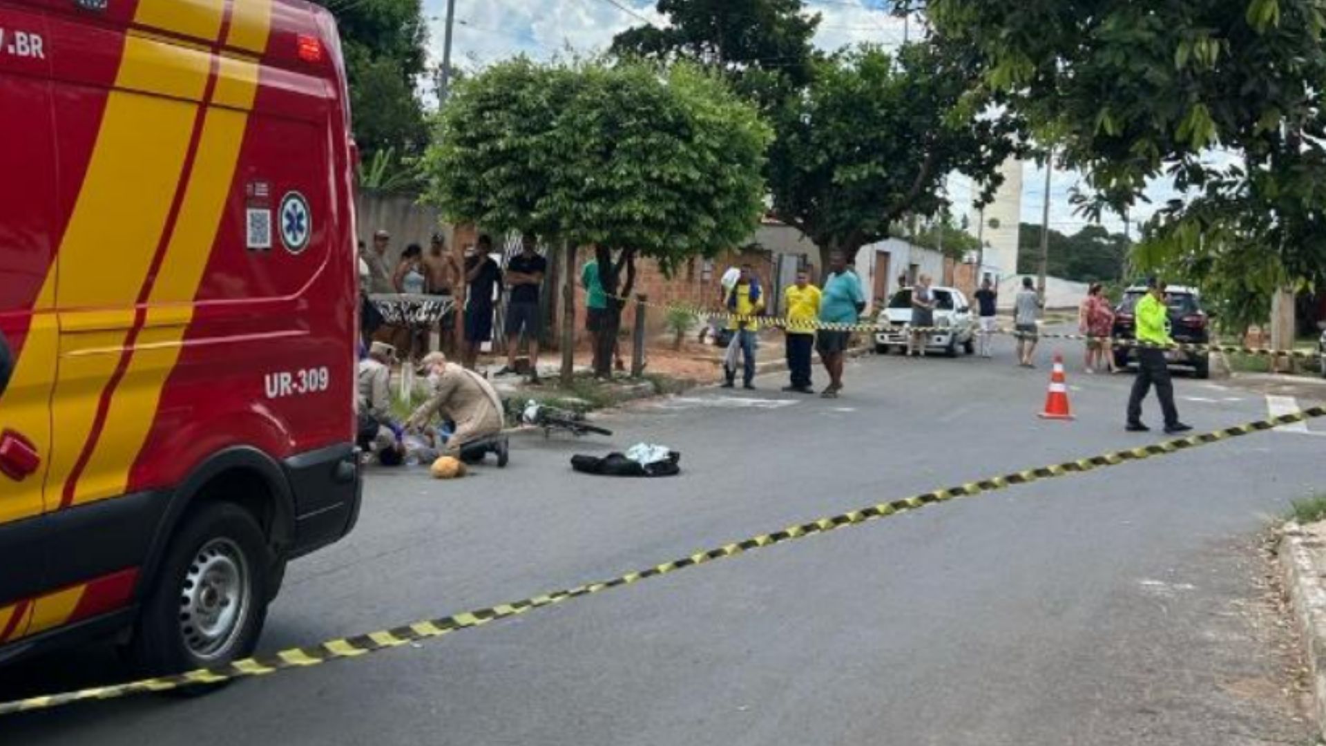 Homem que havia saído para pedalar morre misteriosamente no meio da rua, em Senador Canedo