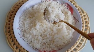 Economia na hora de preparar arroz: truque simples faz economizar até 30% na conta de gás