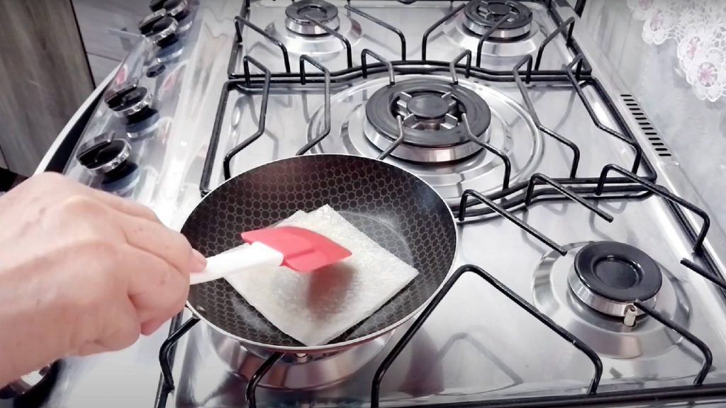 O segredo para fazer sua frigideira durar mais (é muito simples)