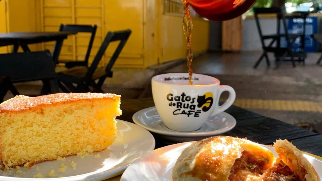 Filtro de papel já era: método alternativo para tomar café tem chamado atenção