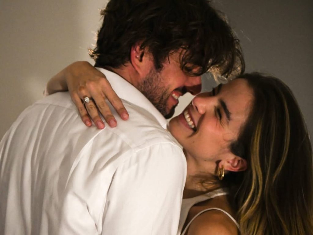 Cantora brasileira quase desconhecida vai ter Elon Musk e Trump casamento em seu casamento