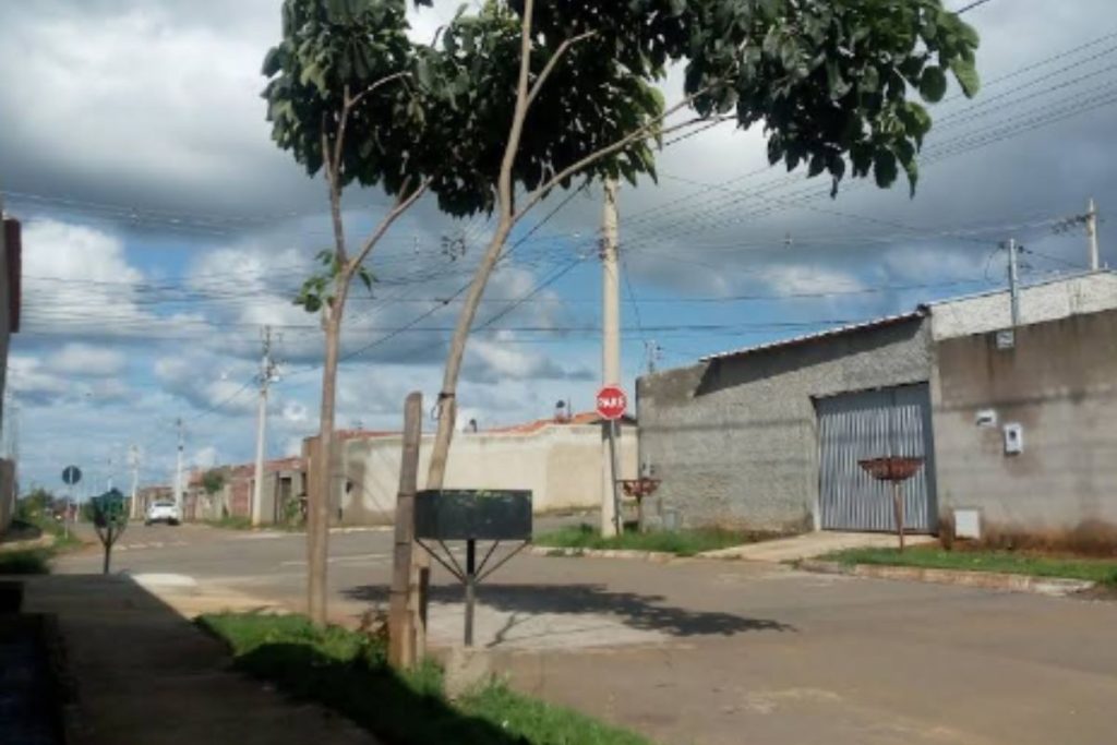 Comerciante de Anápolis é acusado de atirar com espingarda na cabeça de cachorro no Residencial Boa Esperança