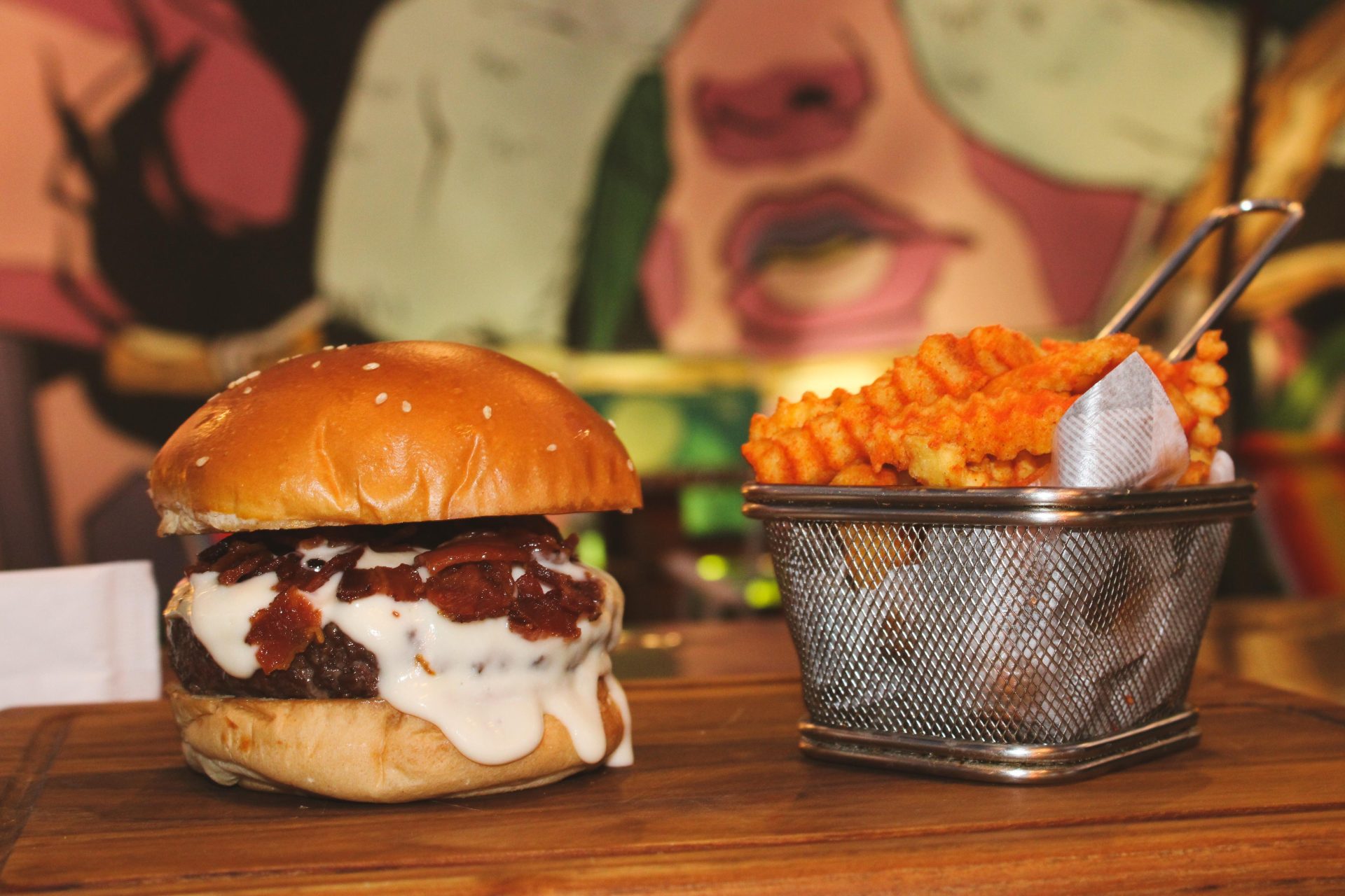 Hamburgueria de Anápolis conquista destaque nacional e é eleita uma das melhores do Brasil