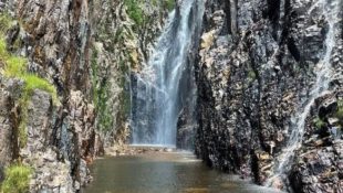 Cachoeira oferece vista de tirar o fôlego. (Foto: Divulgação)