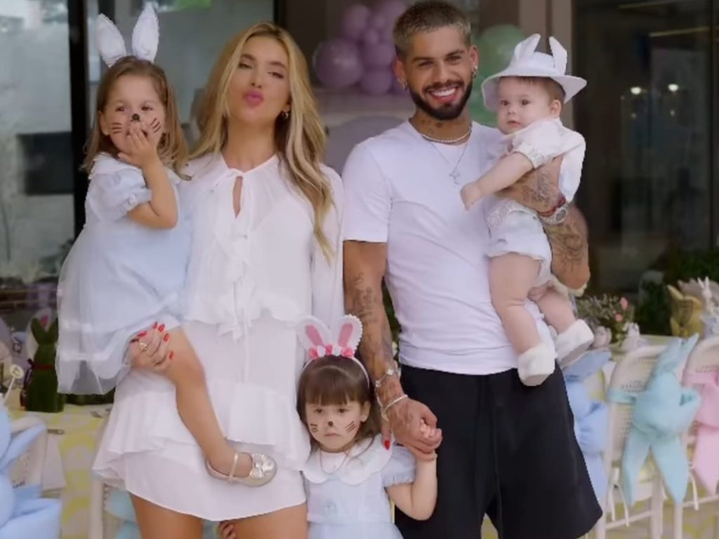 Virgínia e o marido com os filhos, nesta Páscoa. (Foto: Redes Sociais)
