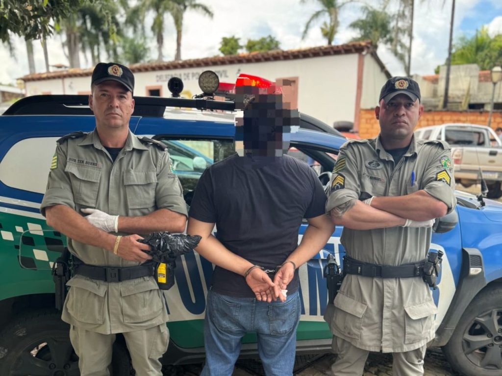 Rápida ação da PM foi essencial na captura do suspeito e resgate da vítima. (Foto: Reprodução)