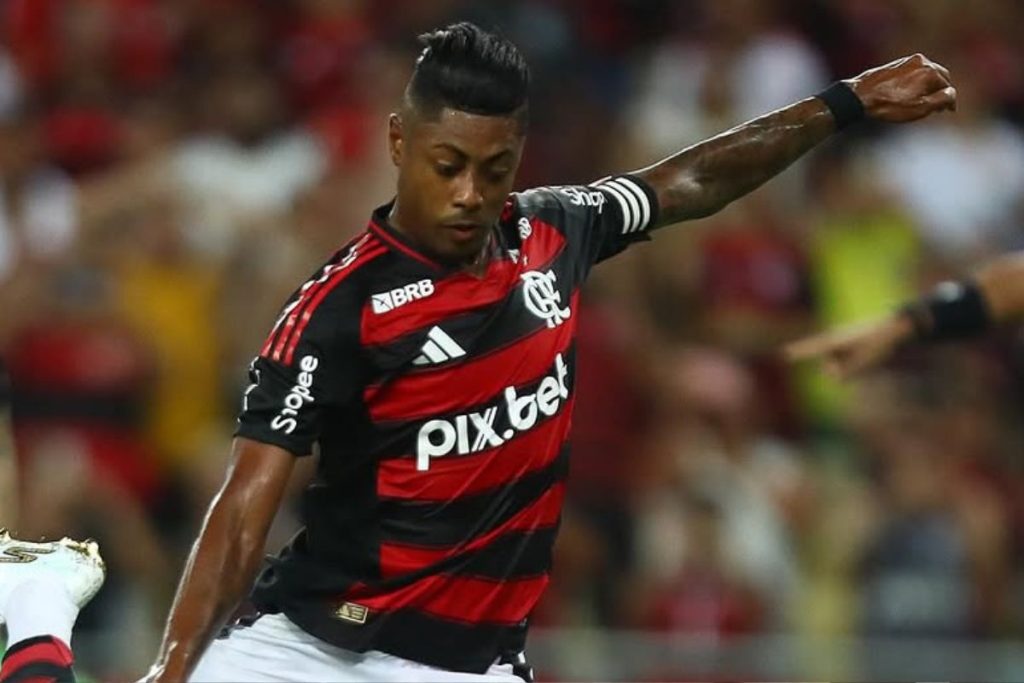 Ídolo do Flamengo, Bruno Henrique é investigado por suposta manipulação para ganhar cartão amarelo. (Foto: Reprodução/Instagram)