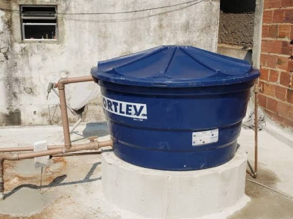 Como fazer a limpeza da caixa d’água de forma correta e segura