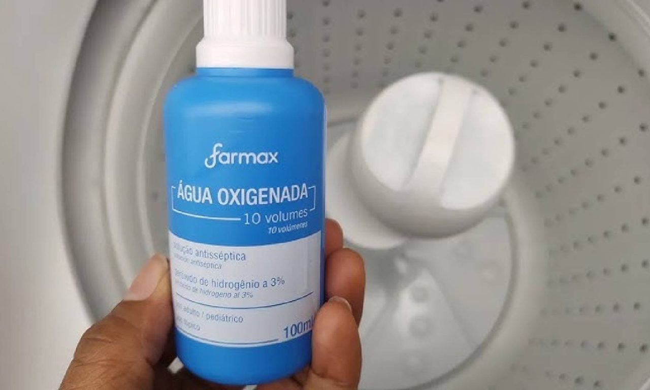 Não é o alvejante nem o vinagre – veja o segredo para clarear roupas brancas