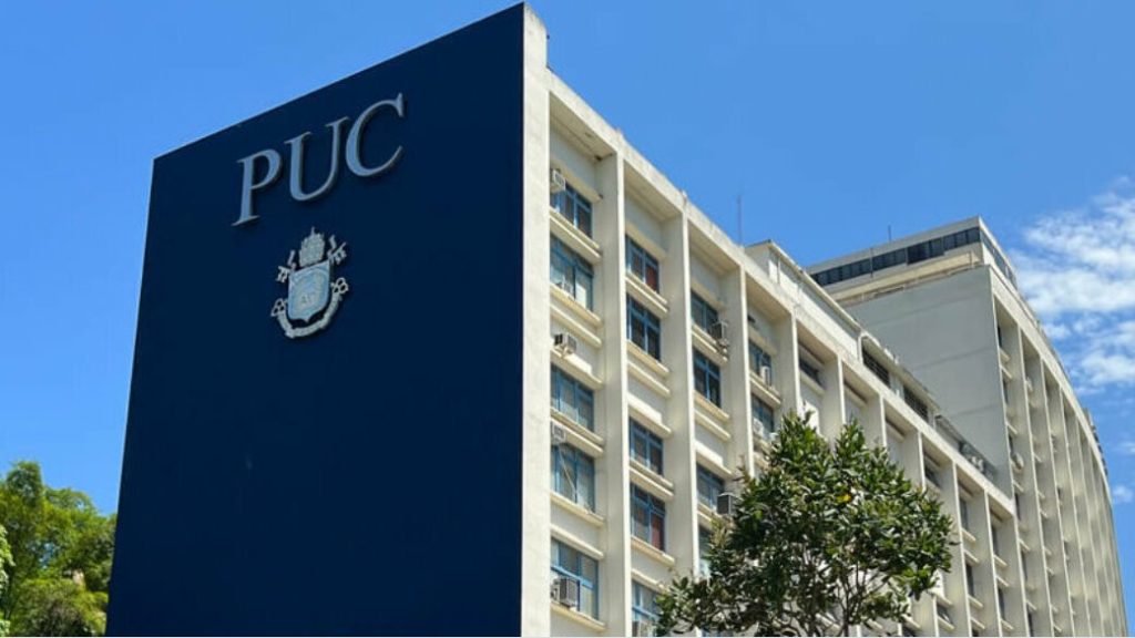 PUC está com inscrições abertas para 40 cursos gratuitos e à distância com certificado