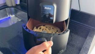 Não é o forno elétrico, nem o fogão: veja o equipamento que assa melhor