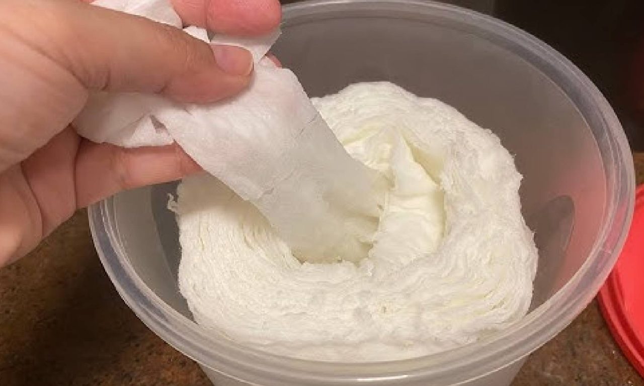 Não é a água sanitária, nem o desinfetante: saiba qual o segredo para a faxina perfeita