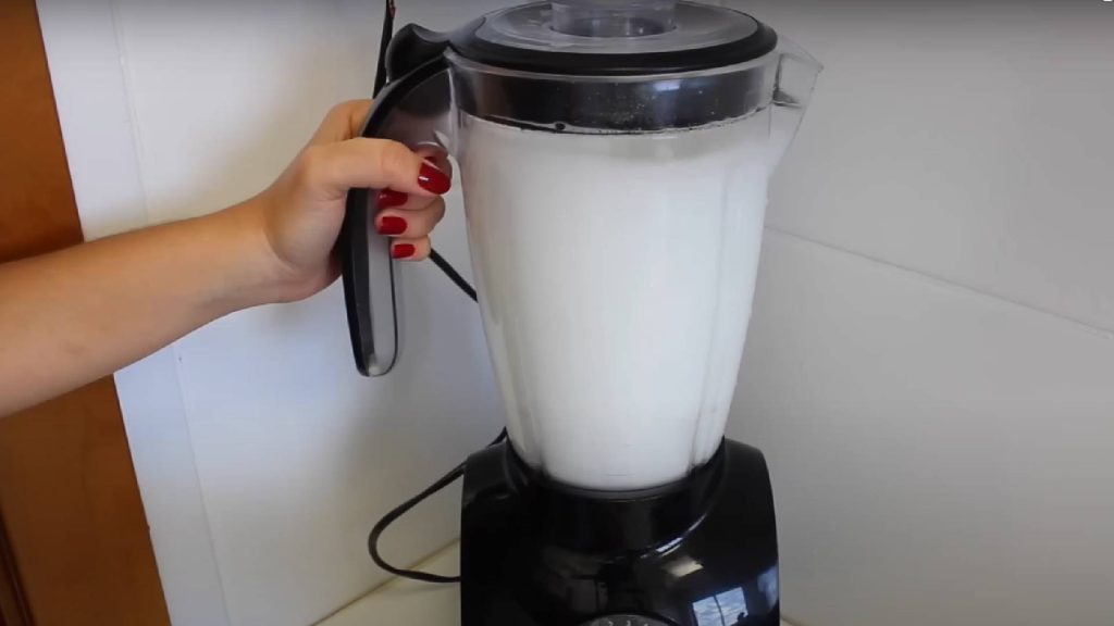 Truque secreto para limpar o liquidificador; saiba como:
