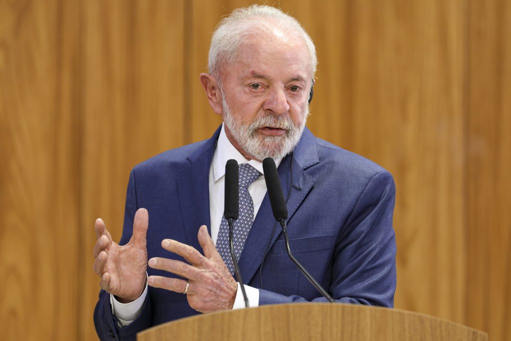 Lula diz a deputados que é 'candidatíssimo' em 2026 e reconhece que governo depende do Congresso