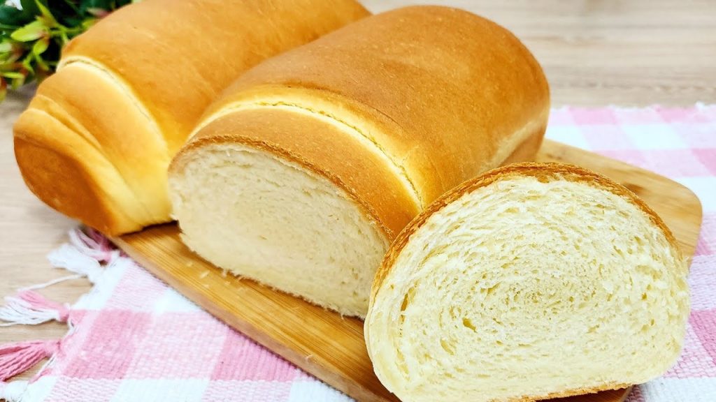 Aprenda a fazer um pão caseiro simples e irresistível para o lanche