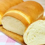 Aprenda a fazer um pão caseiro simples e irresistível para o lanche
