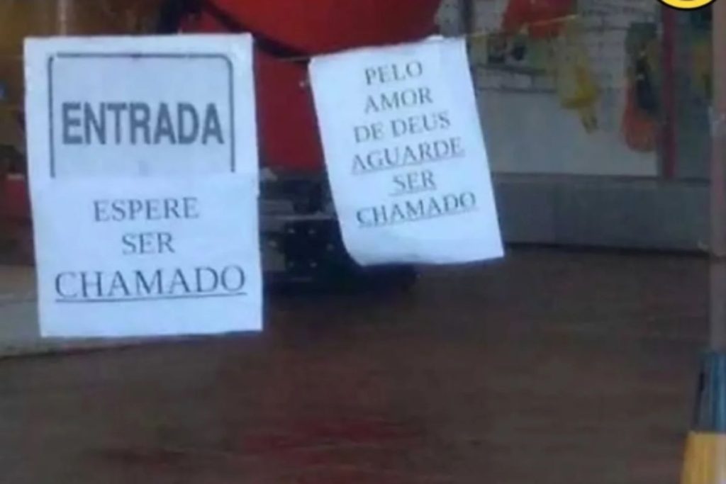 Placa chama atenção com pedido desesperado: “pelo amor de Deus”