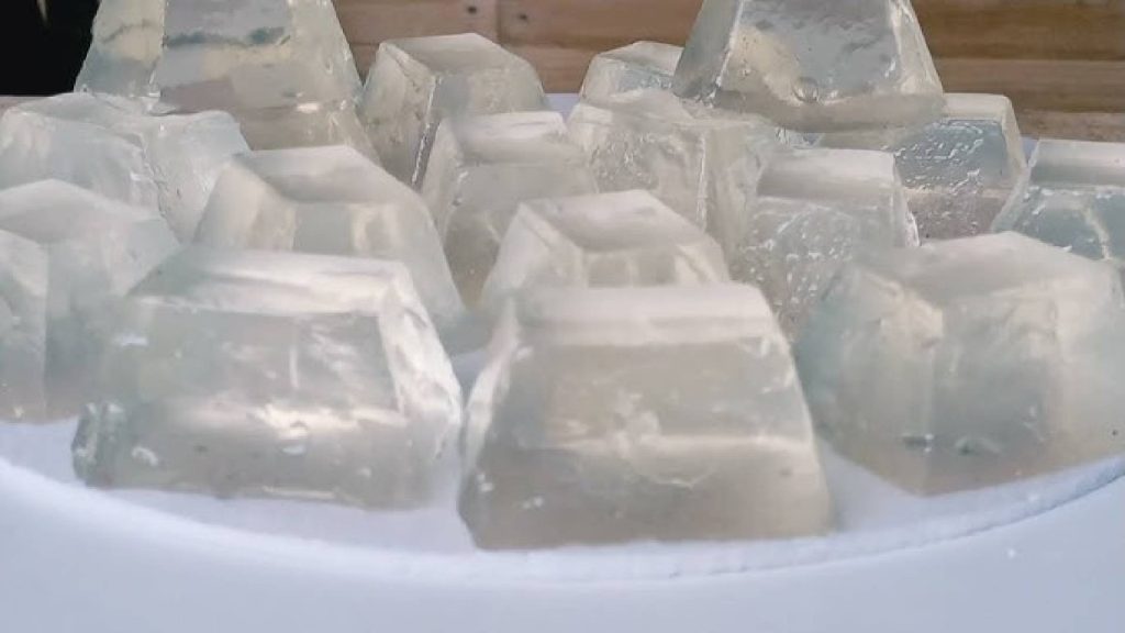 Truque de vó para substituir o ferro de passar e garantir roupas lisinhas